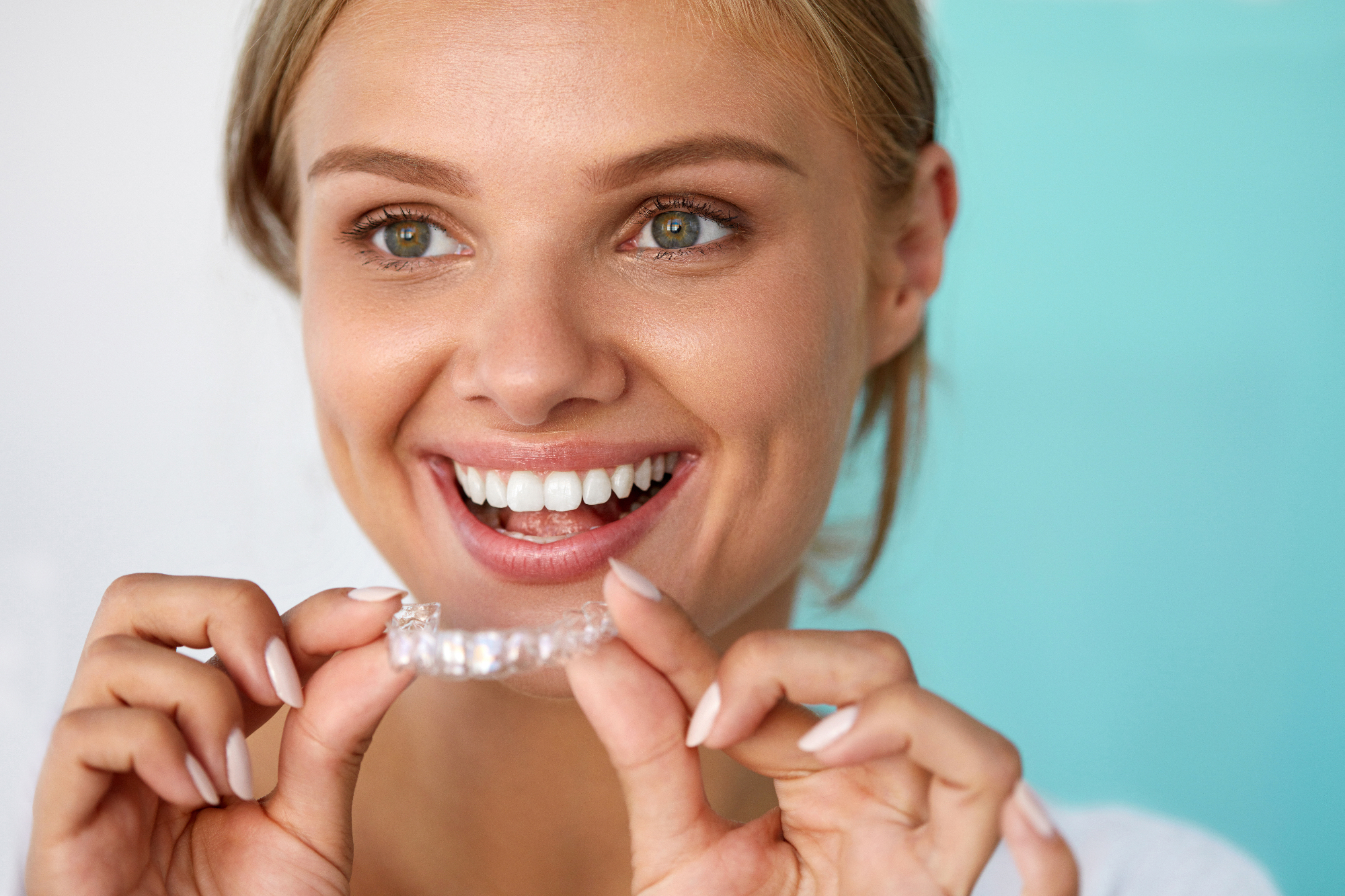 Ko sem skušala prvič izgovoriti besedo Invisalign, sem se zapletla